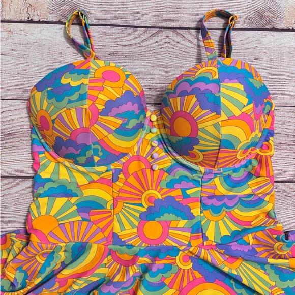 Unique Vintage Swimsuit - Picture 2 of 9